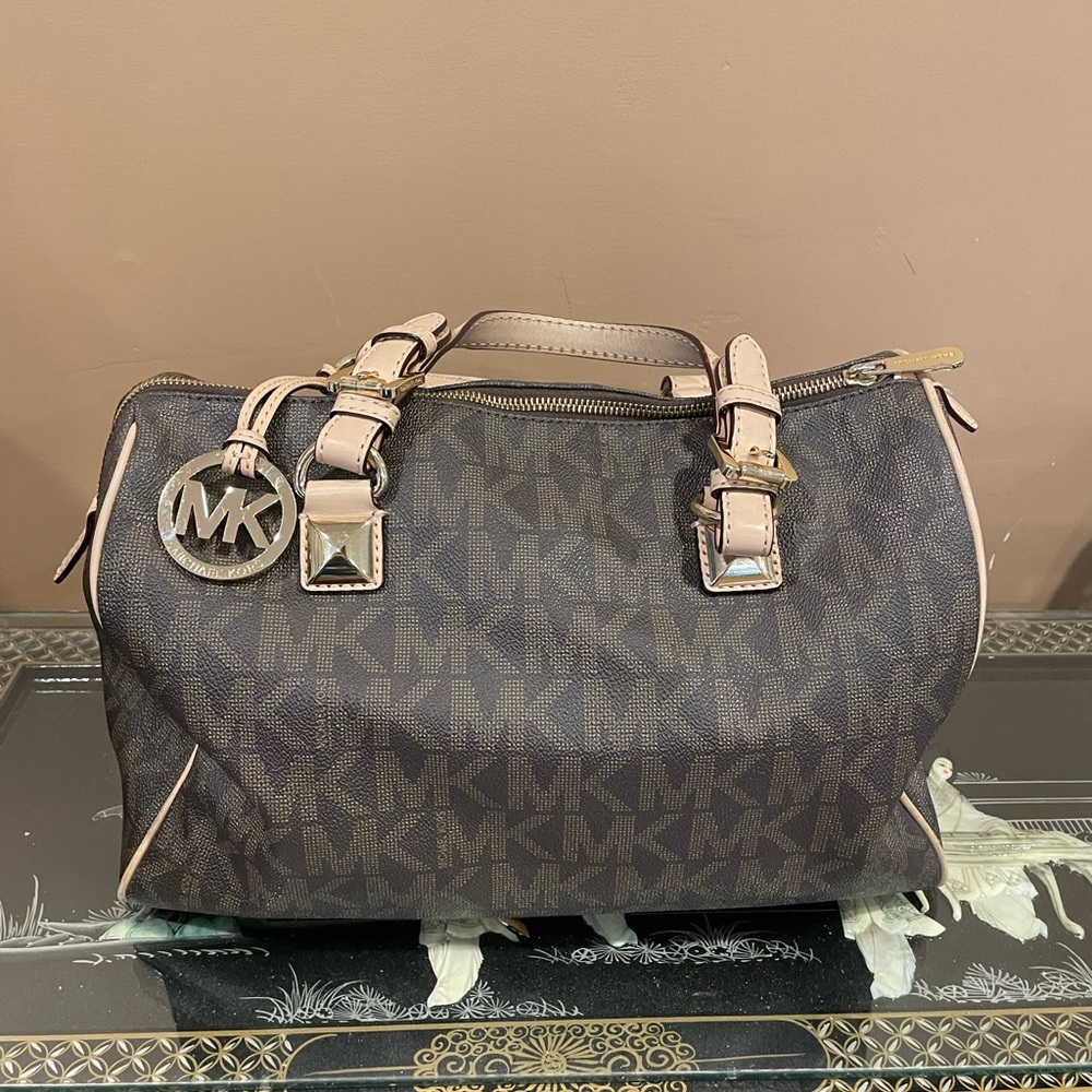 Michael Kors Bag/ Wallet set